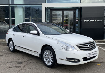 Подержанный автомобиль Nissan Teana 2012 года (3 фото)