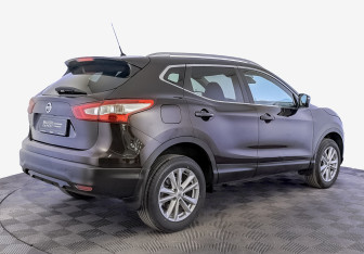 Подержанный автомобиль Nissan Qashqai 2014 года (5 фото)