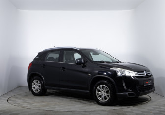 Подержанный автомобиль Citroen C4 Aircross 2012 года (3 фото)