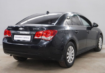 Подержанный автомобиль Chevrolet Cruze Sedan 2011 года (5 фото)