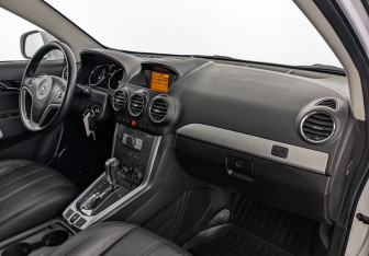 Подержанный автомобиль Opel Antara 2014 года (13 фото)