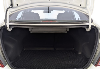 Подержанный автомобиль Hyundai Solaris Sedan 2014 года (10 фото)