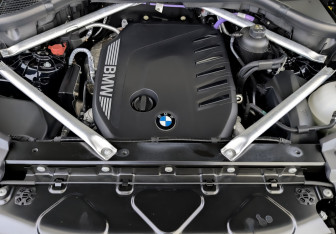 Подержанный автомобиль BMW X5 2023 года (9 фото)