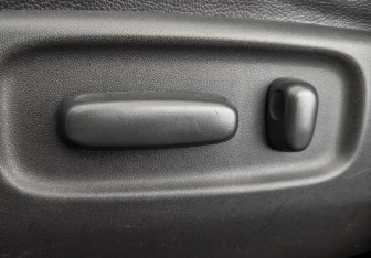 Подержанный автомобиль Toyota RAV4 2012 года (25 фото)