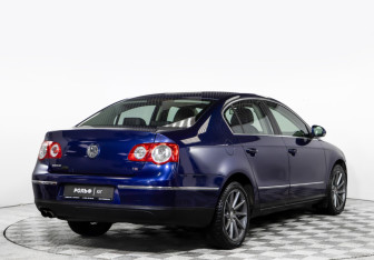 Подержанный автомобиль Volkswagen Passat Sedan 2010 года (4 фото)
