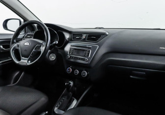 Подержанный автомобиль Kia Rio Sedan 2015 года (5 фото)