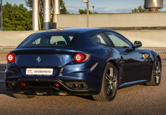Подержанный автомобиль Ferrari FF 2015 года (7 фото)