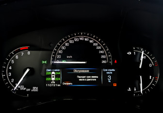 Подержанный автомобиль Cadillac XT5 2018 года (13 фото)