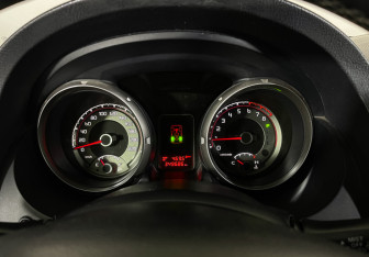 Подержанный автомобиль Mitsubishi Pajero 2012 года (11 фото)