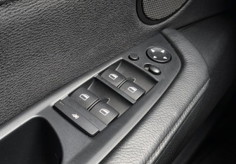 Подержанный автомобиль BMW X5 2011 года (15 фото)