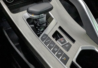Подержанный автомобиль Geely Coolray 2023 года (19 фото)