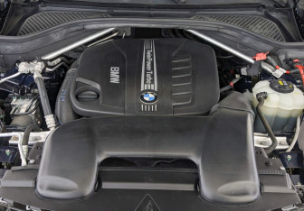 Подержанный автомобиль BMW X5 2017 года (9 фото)