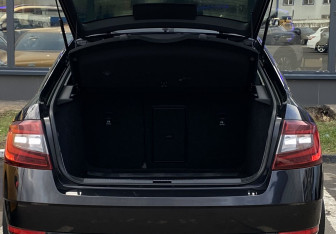 Подержанный автомобиль Skoda Octavia Liftback 2018 года (10 фото)