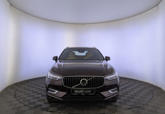 Подержанный автомобиль Volvo XC60 2018 года (2 фото)