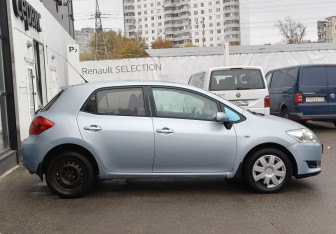 Подержанный автомобиль Toyota Auris Hatchback 2008 года (4 фото)