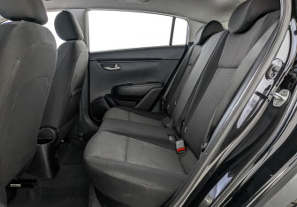 Подержанный автомобиль Kia Rio Hatchback 2021 года (17 фото)