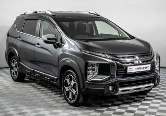 Подержанный автомобиль Mitsubishi Xpander 2022 года (3 фото)