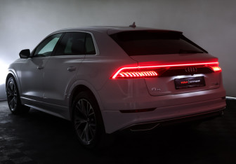 Подержанный автомобиль Audi Q8 2019 года (38 фото)