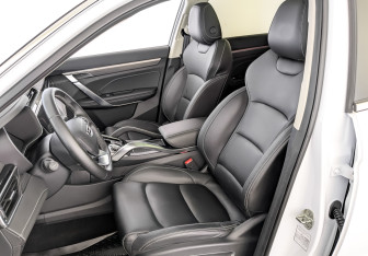 Подержанный автомобиль Geely Atlas Pro 2023 года (20 фото)