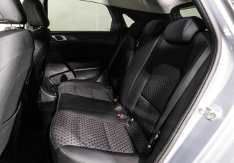 Подержанный автомобиль Kia Ceed Hatchback 2022 года (24 фото)