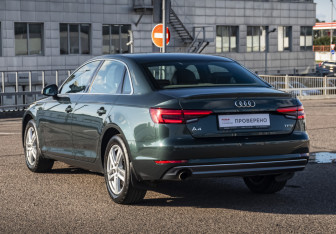 Подержанный автомобиль Audi A4 Sedan 2016 года (7 фото)
