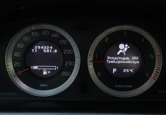 Подержанный автомобиль Volvo XC60 2010 года (21 фото)