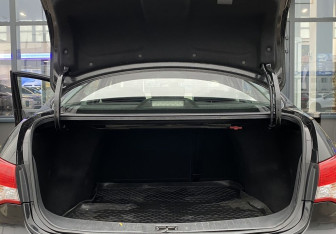 Подержанный автомобиль Nissan Almera Sedan 2015 года (10 фото)