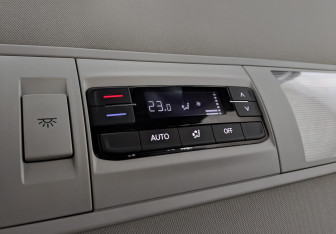 Подержанный автомобиль Volkswagen Multivan 2021 года (28 фото)