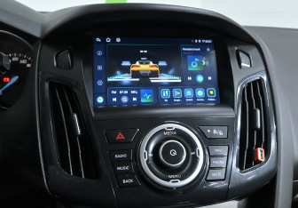 Подержанный автомобиль Ford Focus Hatchback 2012 года (15 фото)