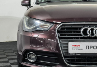 Подержанный автомобиль Audi A1 2012 года (14 фото)