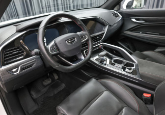Подержанный автомобиль Geely Tugella 2023 года (16 фото)