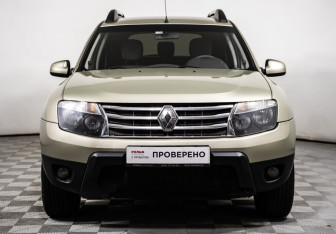 Подержанный автомобиль Renault Duster 2013 года (2 фото)