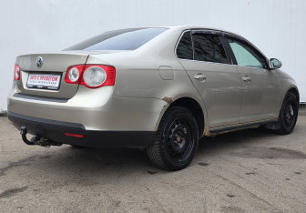 Подержанный автомобиль Volkswagen Jetta Sedan 2008 года (5 фото)