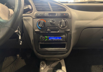 Подержанный автомобиль Chevrolet Lanos 2008 года (15 фото)