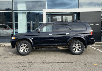 Подержанный автомобиль Mitsubishi Pajero Sport 2007 года (8 фото)