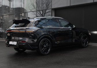 Подержанный автомобиль Voyah Free 2023 года (5 фото)