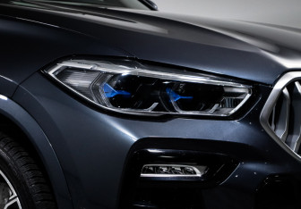 Подержанный автомобиль BMW X6 2020 года (16 фото)