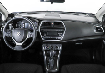 Подержанный автомобиль Suzuki SX4 Hatchback 2021 года (6 фото)