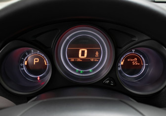 Подержанный автомобиль Citroen C4 Sedan 2014 года (13 фото)