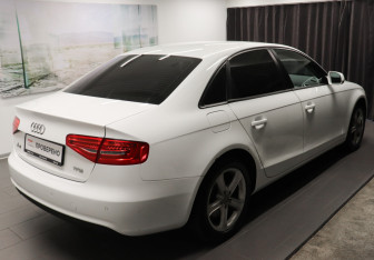 Подержанный автомобиль Audi A4 Sedan 2014 года (4 фото)