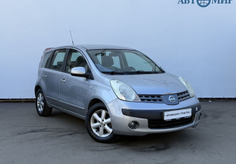 Подержанный автомобиль Nissan Note 2008 года (3 фото)