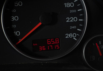 Подержанный автомобиль Audi A4 Sedan 2005 года (18 фото)