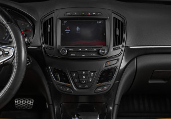 Подержанный автомобиль Opel Insignia Wagon 2014 года (20 фото)