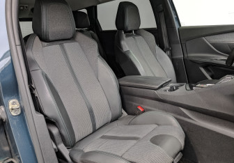 Подержанный автомобиль Peugeot 5008 Suv 2021 года (23 фото)