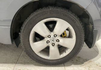 Подержанный автомобиль Acura RDX 2007 года (12 фото)