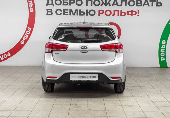 Подержанный автомобиль Kia Rio Hatchback 2016 года (5 фото)