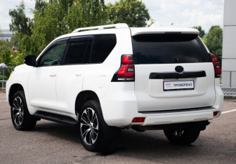 Подержанный автомобиль Toyota Land Cruiser Prado 2021 года (7 фото)