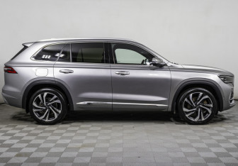 Подержанный автомобиль Geely Monjaro 2023 года (4 фото)