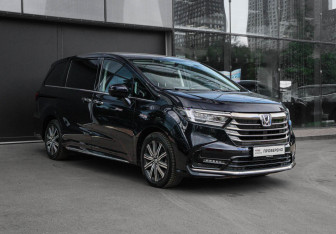 Подержанный автомобиль Honda Odyssey Minivan 2024 года (3 фото)