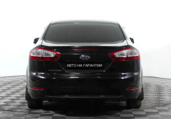 Подержанный автомобиль Ford Mondeo Sedan 2014 года (4 фото)